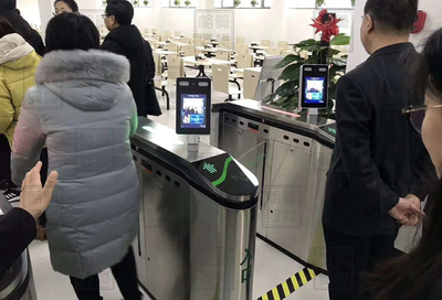 人脸识别一体机 办公打卡系统的变革者与多场景应用探索